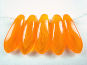 3*10mm剑形珠-橘蛋白